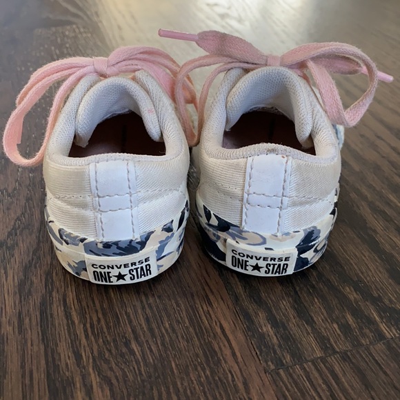 Converse - Picture 3 of 4